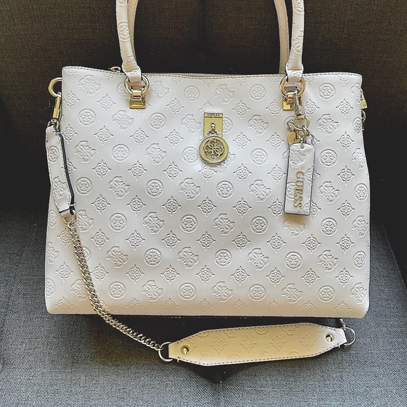 Guess♥️Brand New♥️ Hand- Bag from Guess !! - Picture 1 of 8